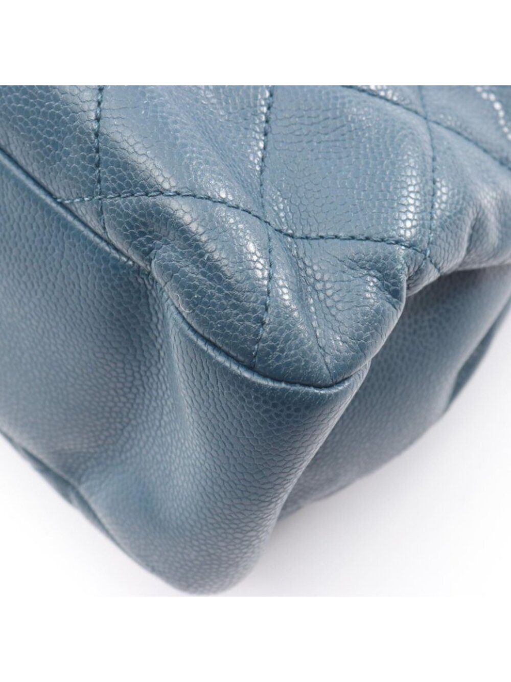 Chanel Tote Quilted Navy Caviar Leather Jumbo CC Logo Chain - Picture 6 of 9